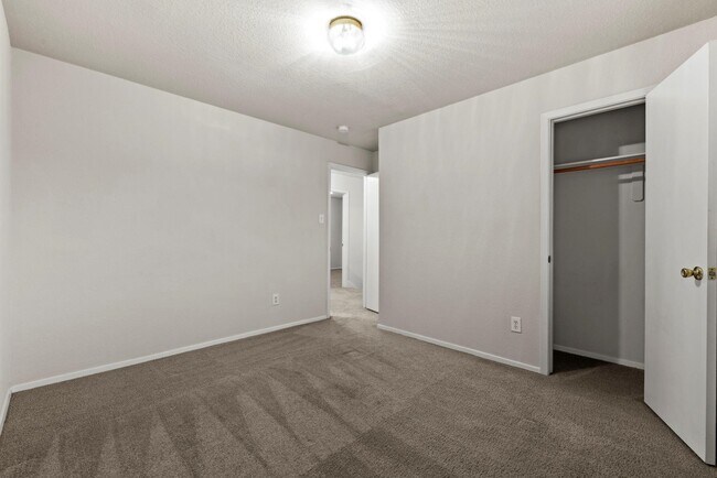 Building Photo - 1617 Nichole Woods Dr