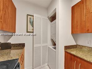 Building Photo - 1200 Brickell Bay Dr