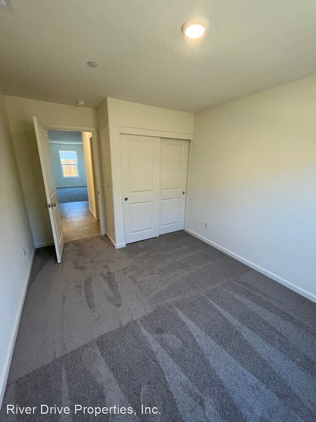 Building Photo - 4 br, 3 bath House - 288 Grand Canyon