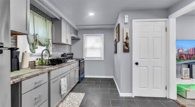 Building Photo - 1536 Niagara Ave