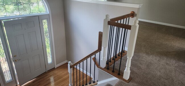 Building Photo - Spacious Home with Room to Spread Out