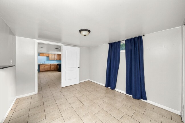 Building Photo - 4223 W 82nd St