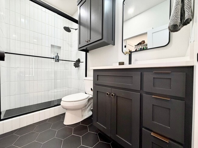 Building Photo - ***611 SW 2nd Street***