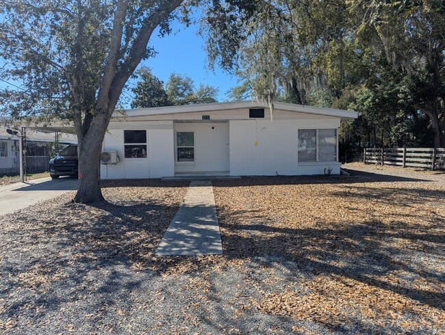 Building Photo - Charming and Spacious 3-Bedroom Home for Rent, furbabies are Welcome!