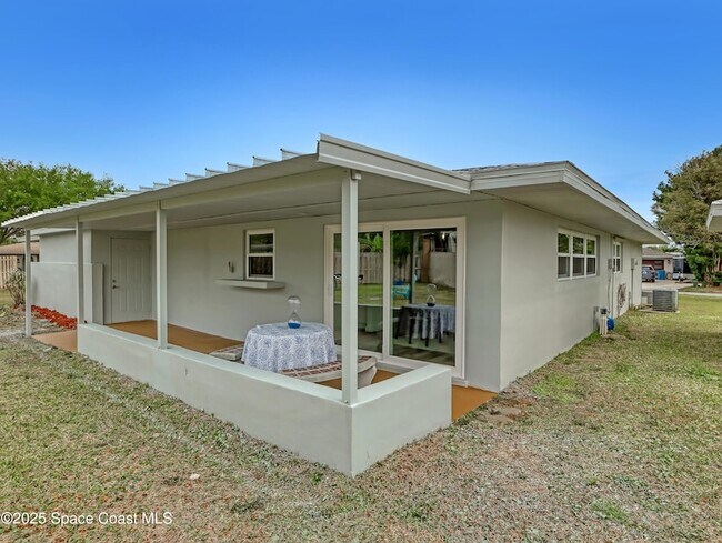 Building Photo - 872 Sadnet Cir NE