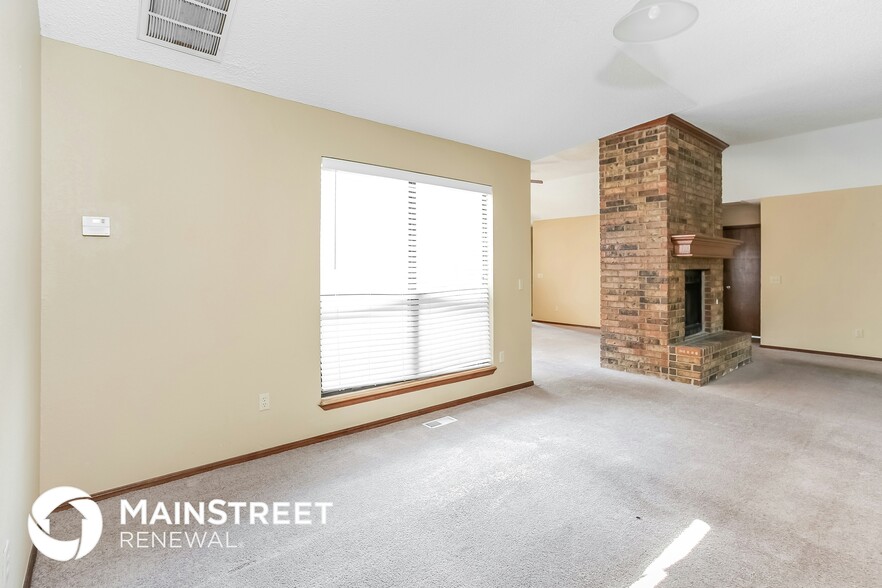 Building Photo - 11233 Cimarron Dr