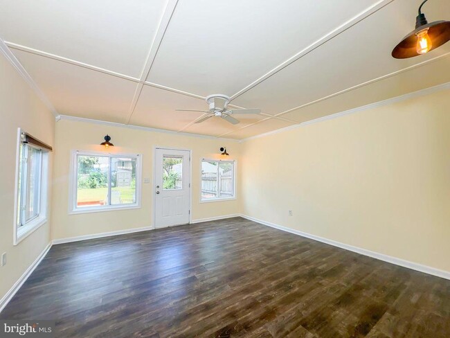 Building Photo - 673 Quail Dr