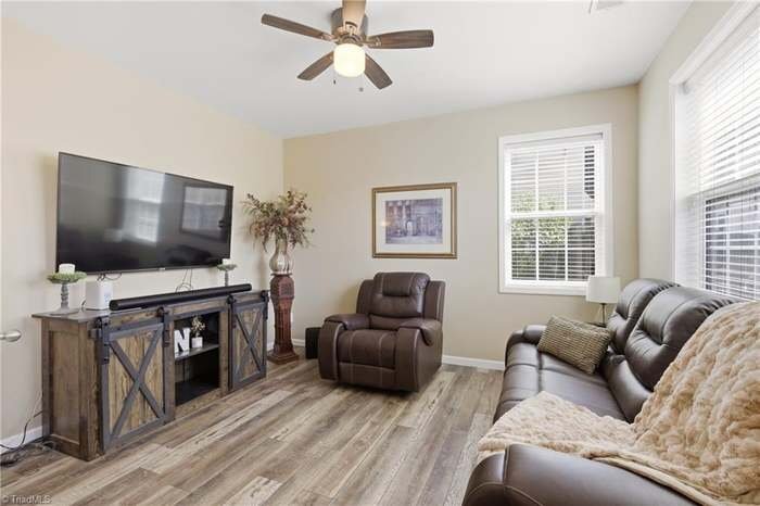 Building Photo - 2460 Alderbrook Dr