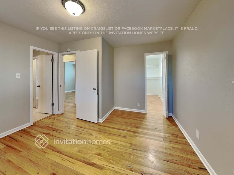 Building Photo - 11528 Larson Ln