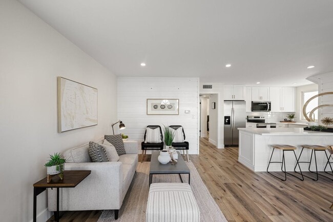 Building Photo - 212 Orange St