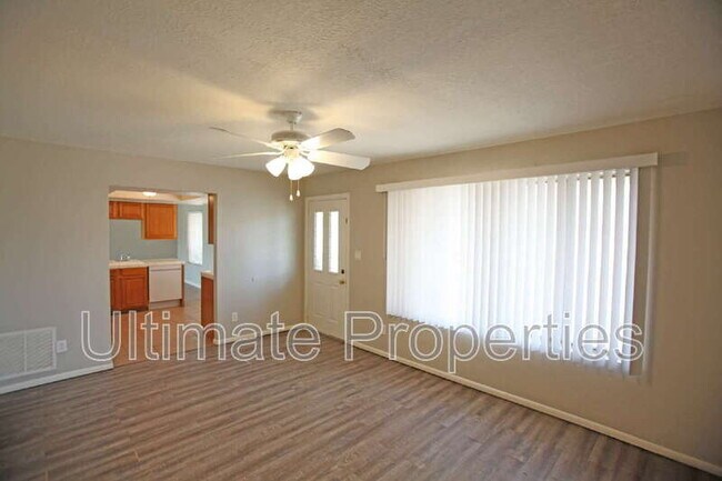 Building Photo - 1547 W Kerry Ln