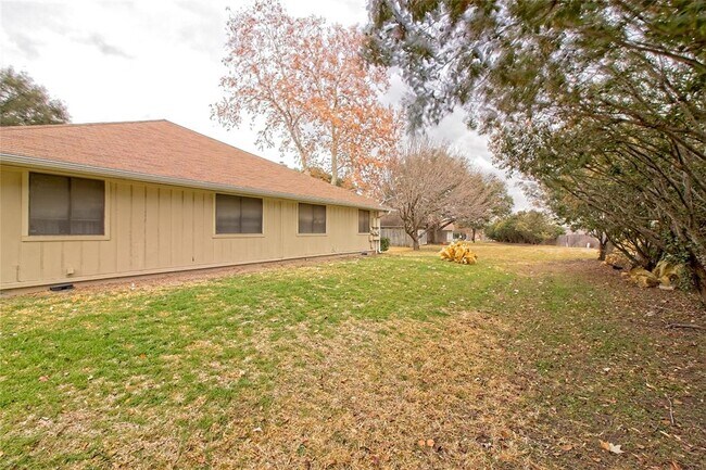 Building Photo - 1007 Markham Ln