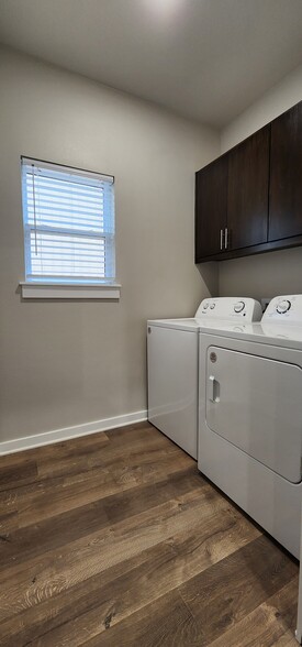 Laundry Room - 10624 Brothers Ln