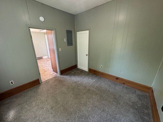 Building Photo - Incredible Downtown Location - 3 BR Home j...