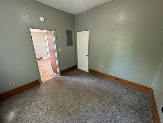 Building Photo - Incredible Downtown Location - 3 BR Home just blocks from Main Street