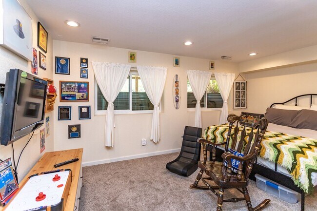 Building Photo - Charming 4-Bedroom Home in Prime Location!!!