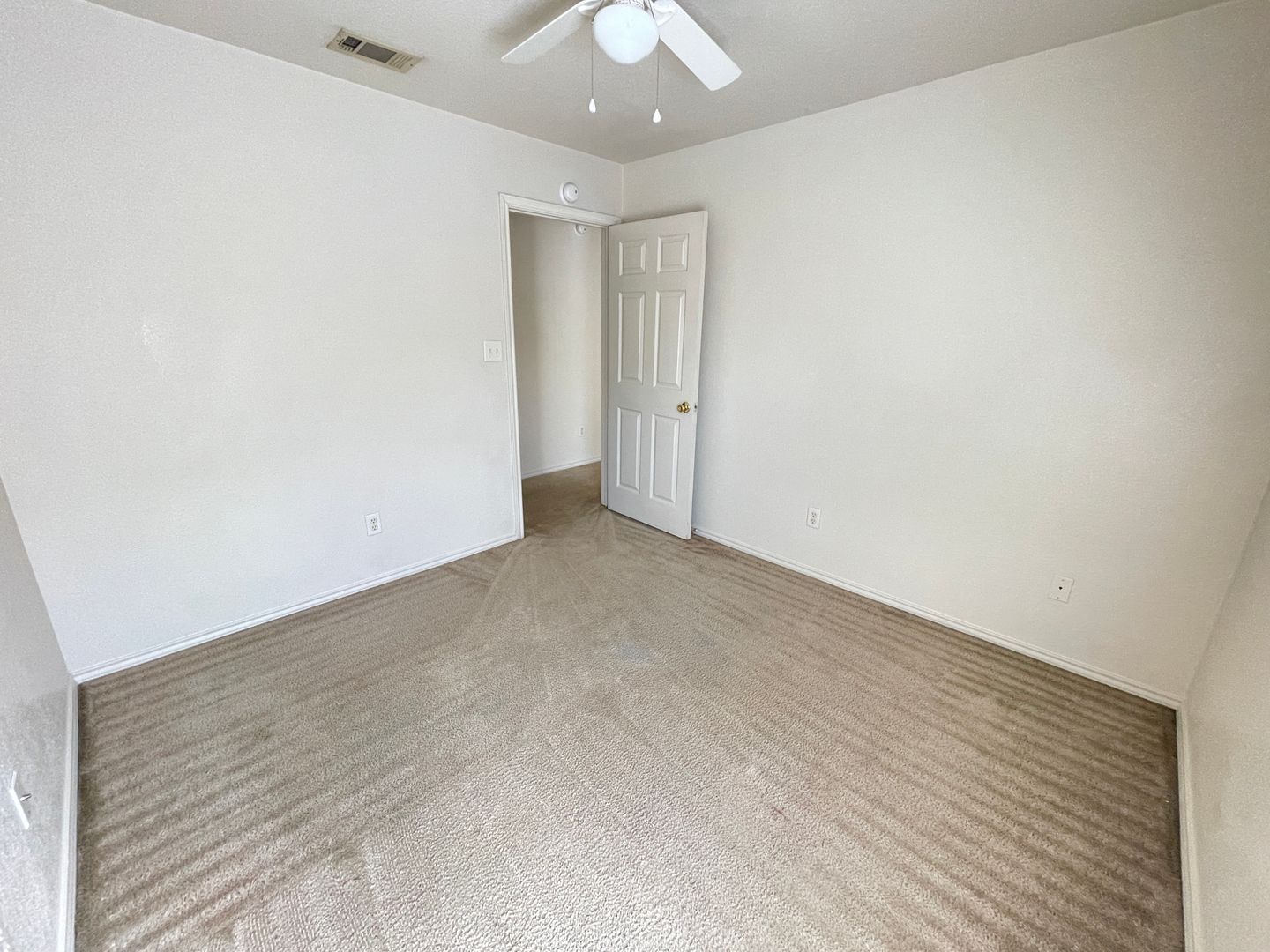 Building Photo - 5005 John David Dr