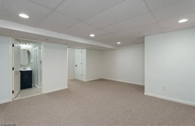 Building Photo - 86 Longacre Ct