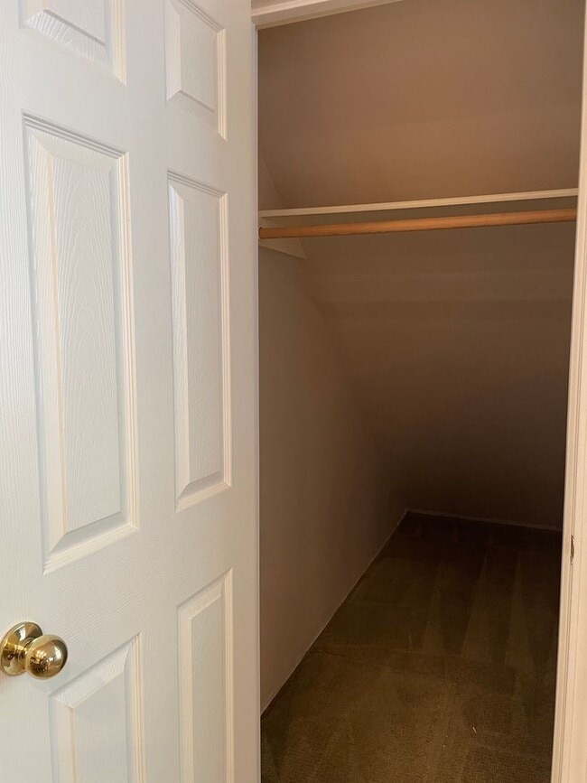 Building Photo - Beautiful and Well Maintained 2 Bed and 2....