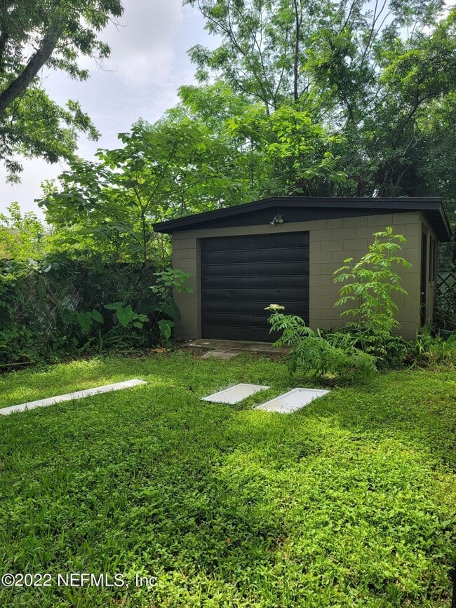 Building Photo - 6442 Ballejo Ct N