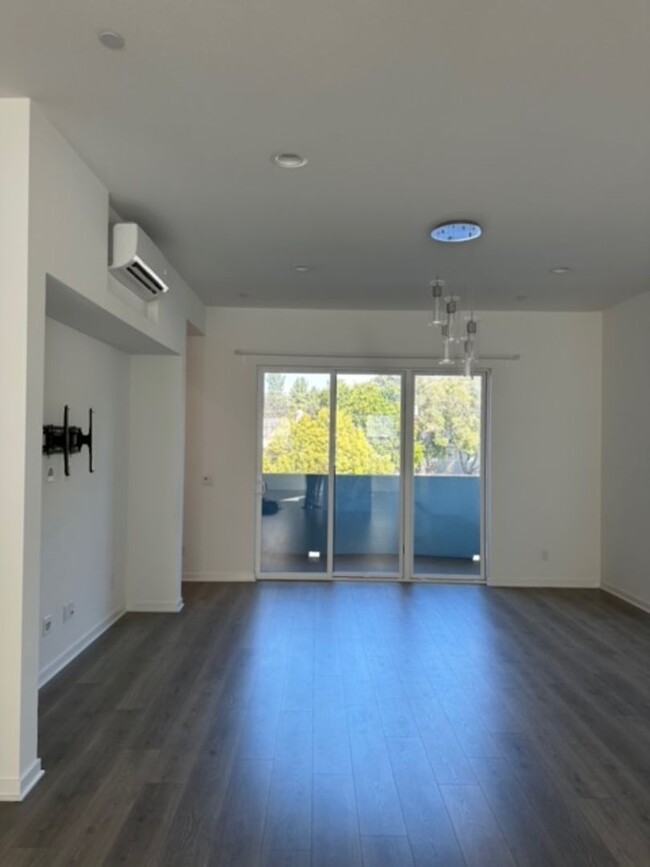 Building Photo - New Construction Town Home in Brea