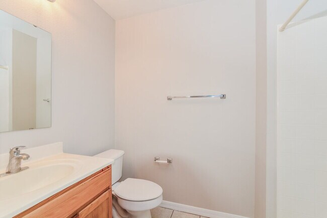 Building Photo - 499 Katherwood Ct