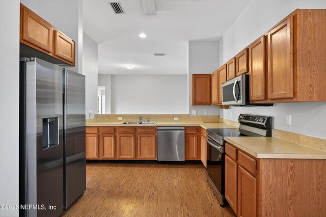 Building Photo - 6377 Island Forest Dr