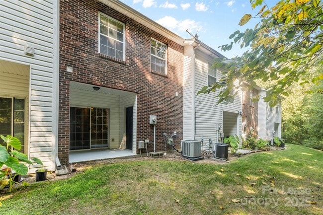 Building Photo - 2476 Ryerson Ct