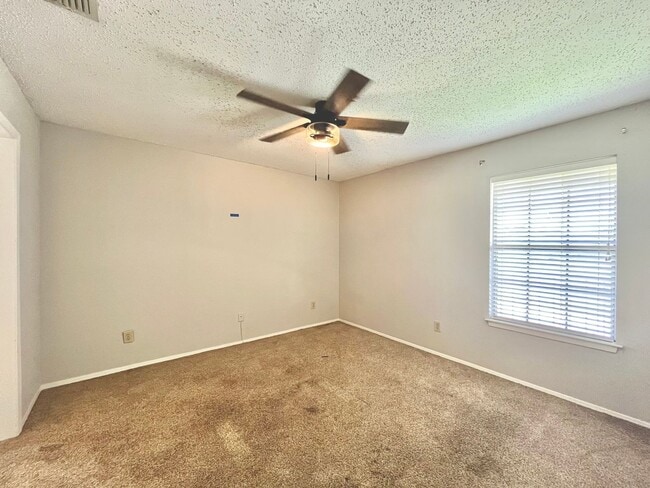 Building Photo - 400 W South Town Dr
