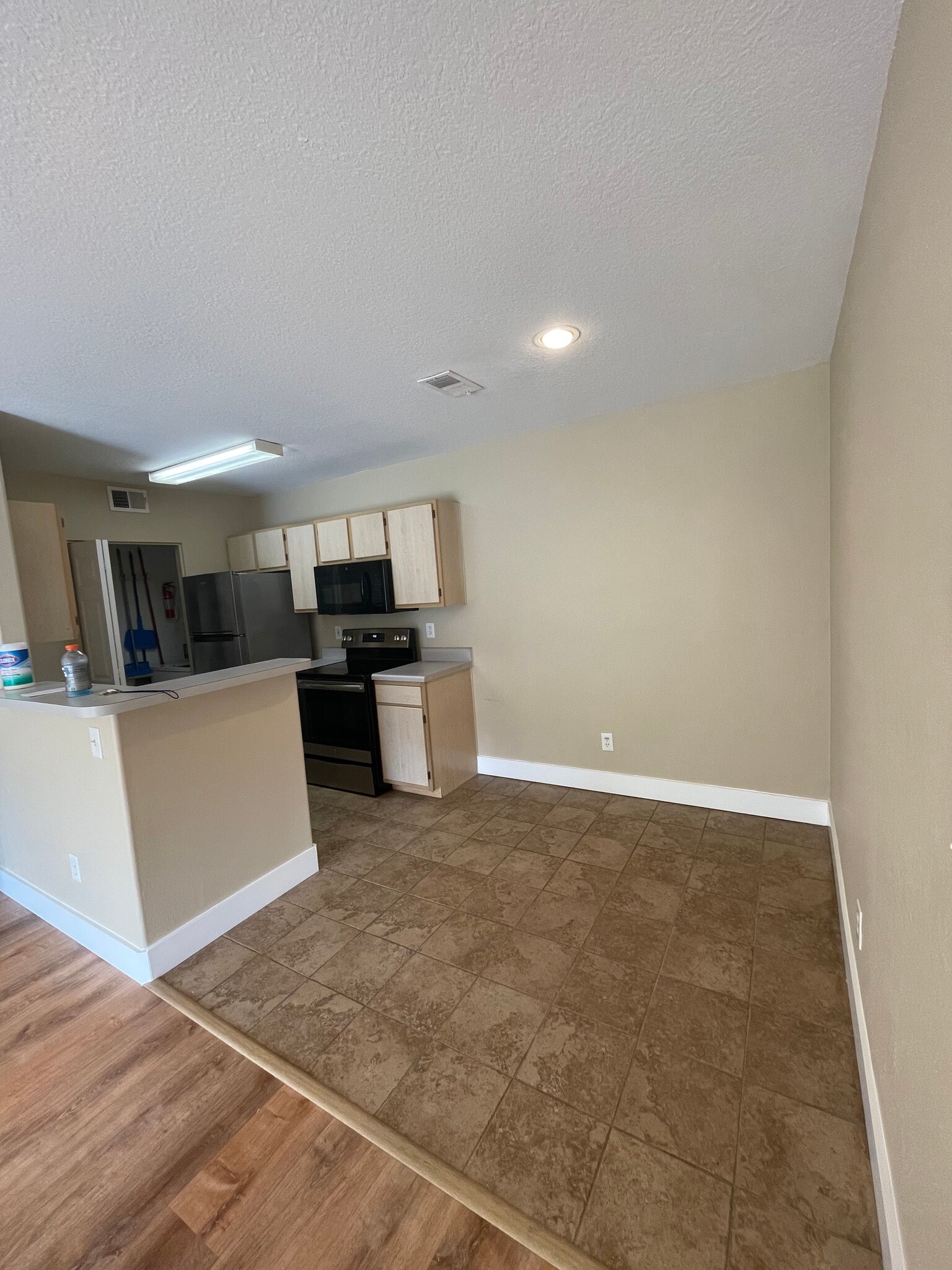 Kitchen - 897 Fording Island Rd