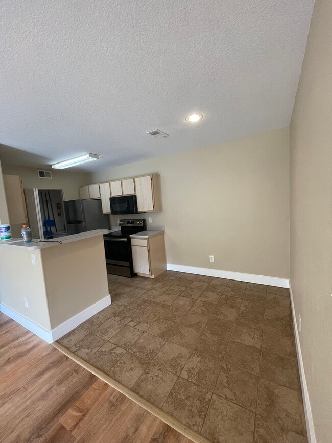 Kitchen - 897 Fording Island Rd