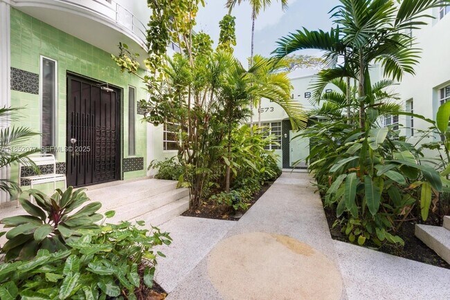 Building Photo - 1573 Pennsylvania Ave