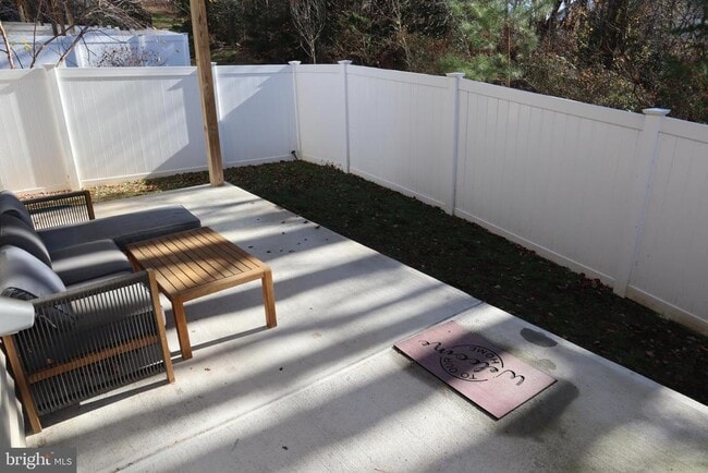 Building Photo - 585 Cross Chase Dr