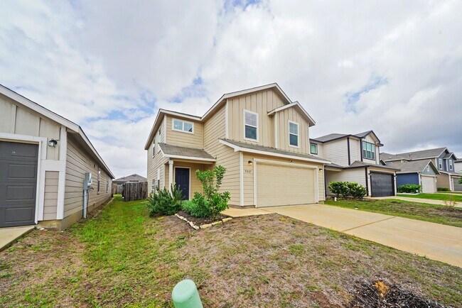 Building Photo - Open-Concept 3BR + Game Room Near Fort Sam & Randolph - Realtor Commission: $500