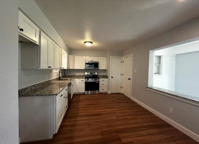 Building Photo - 111 Gregory Dr