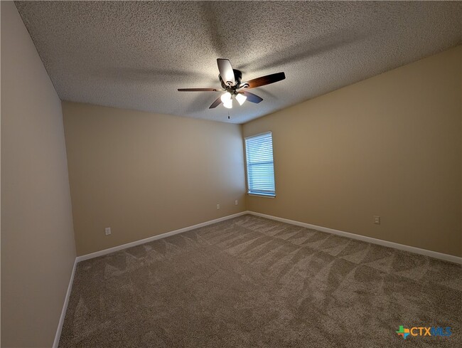 Building Photo - 1666 Lantana Cir