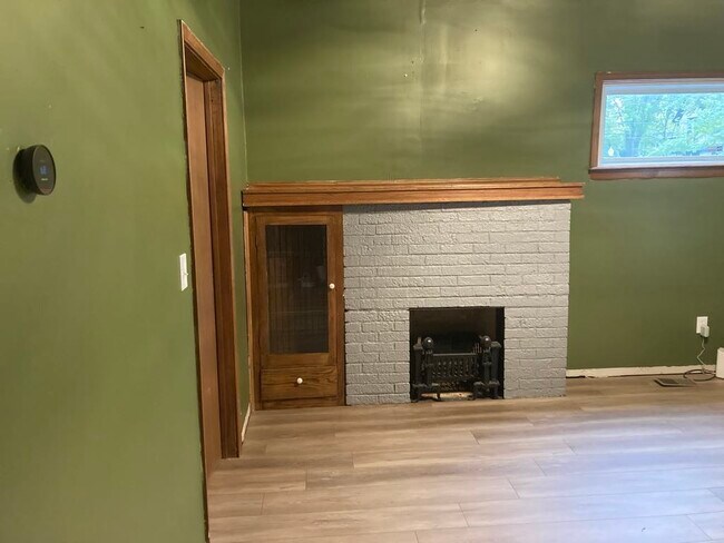 Building Photo - 529 Cherry St