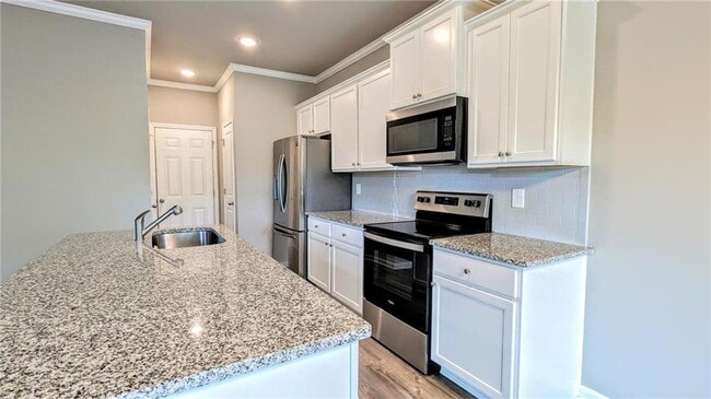 Building Photo - 3668 Acorn Dr