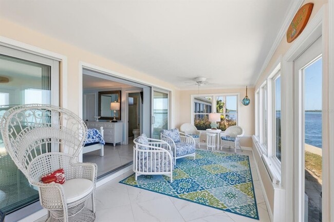 Building Photo - 957 Spanish Dr N