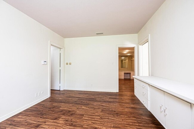 Building Photo - 153 Hillhaven Pl SE