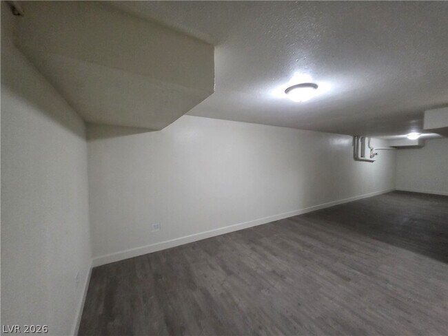 Building Photo - 1590 Mustang Dr