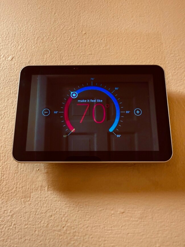 Building Photo - 2133 N Sheffield Ave