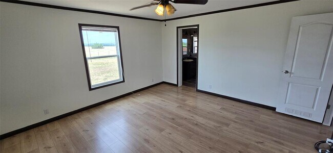 Building Photo - 148 Sunview Dr