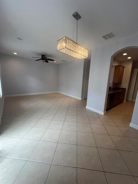 Building Photo - 8657 Blaze Ct