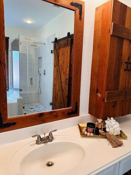 Building Photo - 812 Brookwater Dr