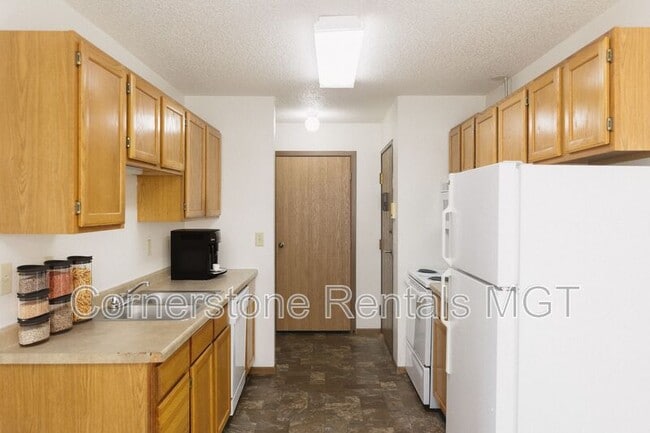 Building Photo - 1515 14th Ave E