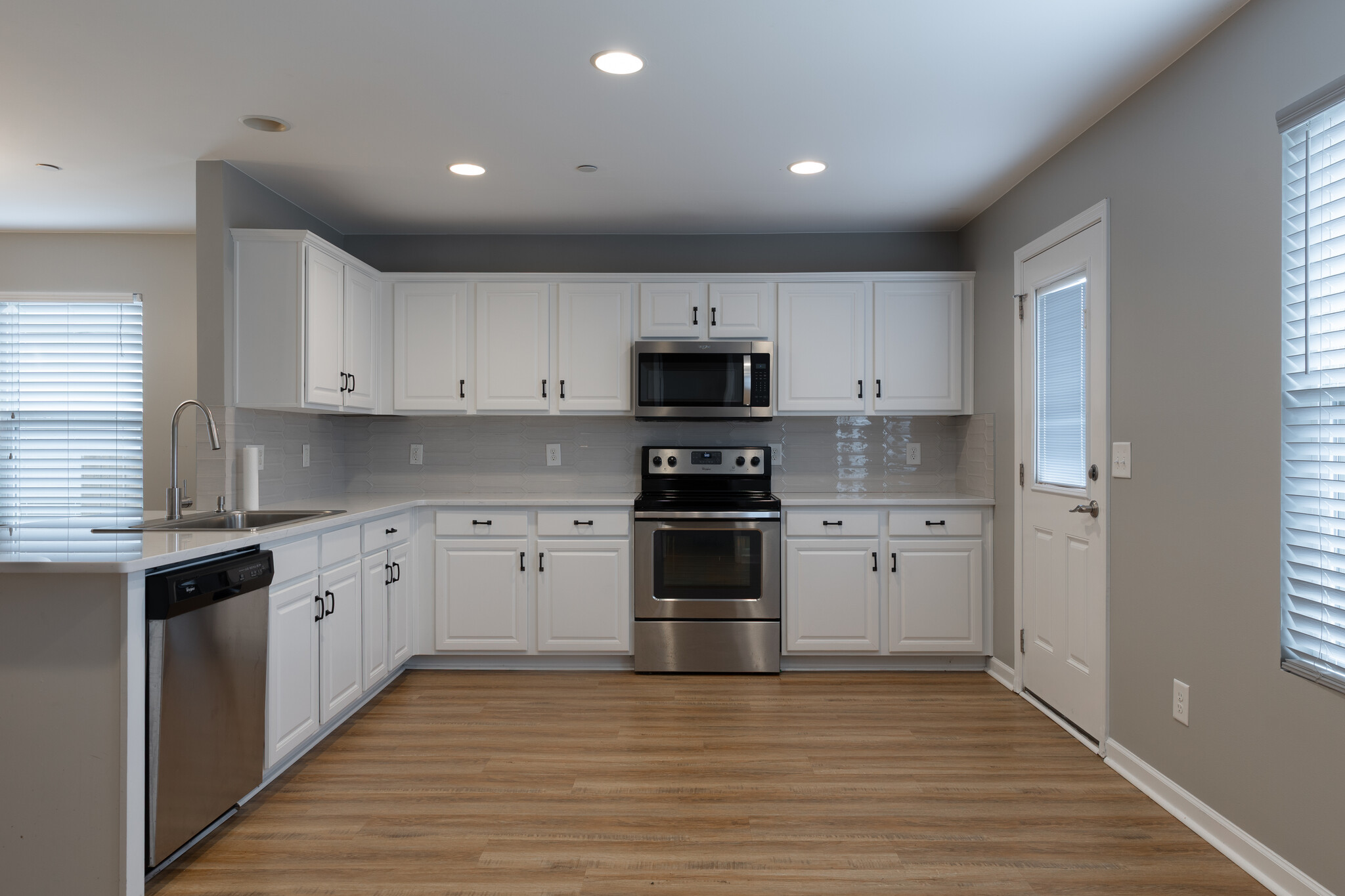 Kitchen - 644 Pemberton Dr