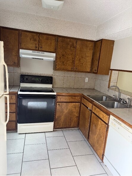 Building Photo - 8911 GSRI Ave