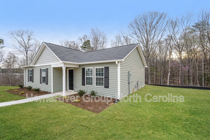 Building Photo - 2808 Carrollwood Dr