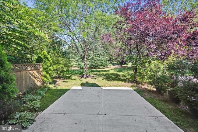 Building Photo - 10 Corlen Ct